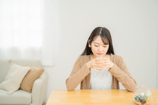 水を飲んでも体がだるい理由|水分・ミネラル・血糖から整える疲労対策