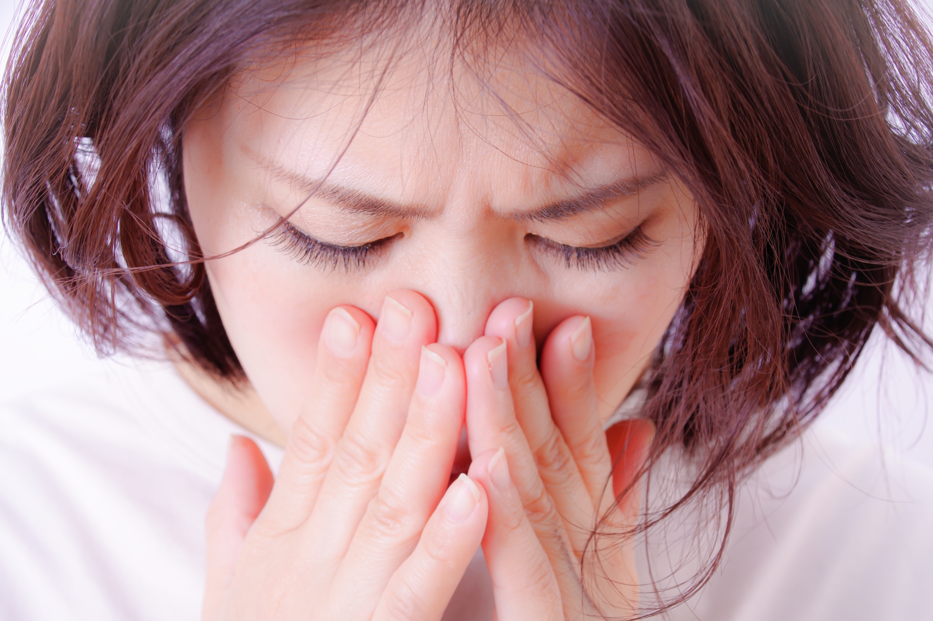 食後に赤ら顔・頭痛・かゆみが出る——それ、ヒスタミン不耐症かもしれない
