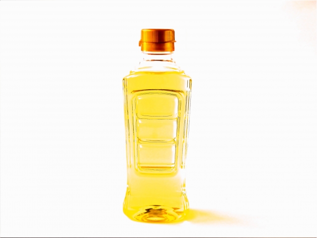 オメガ6(リノール酸)の摂りすぎと慢性炎症——サラダ油・植物油の「油の選び方」を分子栄養学で整理