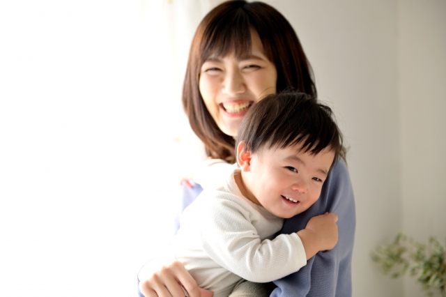 産後3ヶ月、抜け毛が止まらないのはなぜ?——フェリチン・DHA・亜鉛から考える栄養サポート