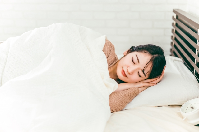 眠れない夜は「腸」が原因かもしれない|睡眠と腸内細菌の双方向関係を分子栄養学で解説
