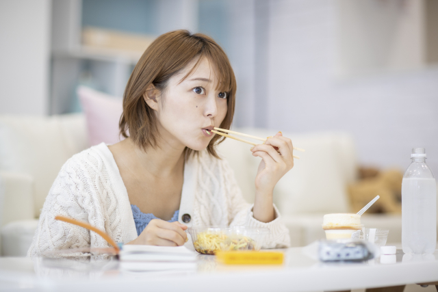 そうめん・冷たい麺ばかりで、夏バテが悪化する——「糖質過多・たんぱく質&ビタミンB1不足」の落とし穴