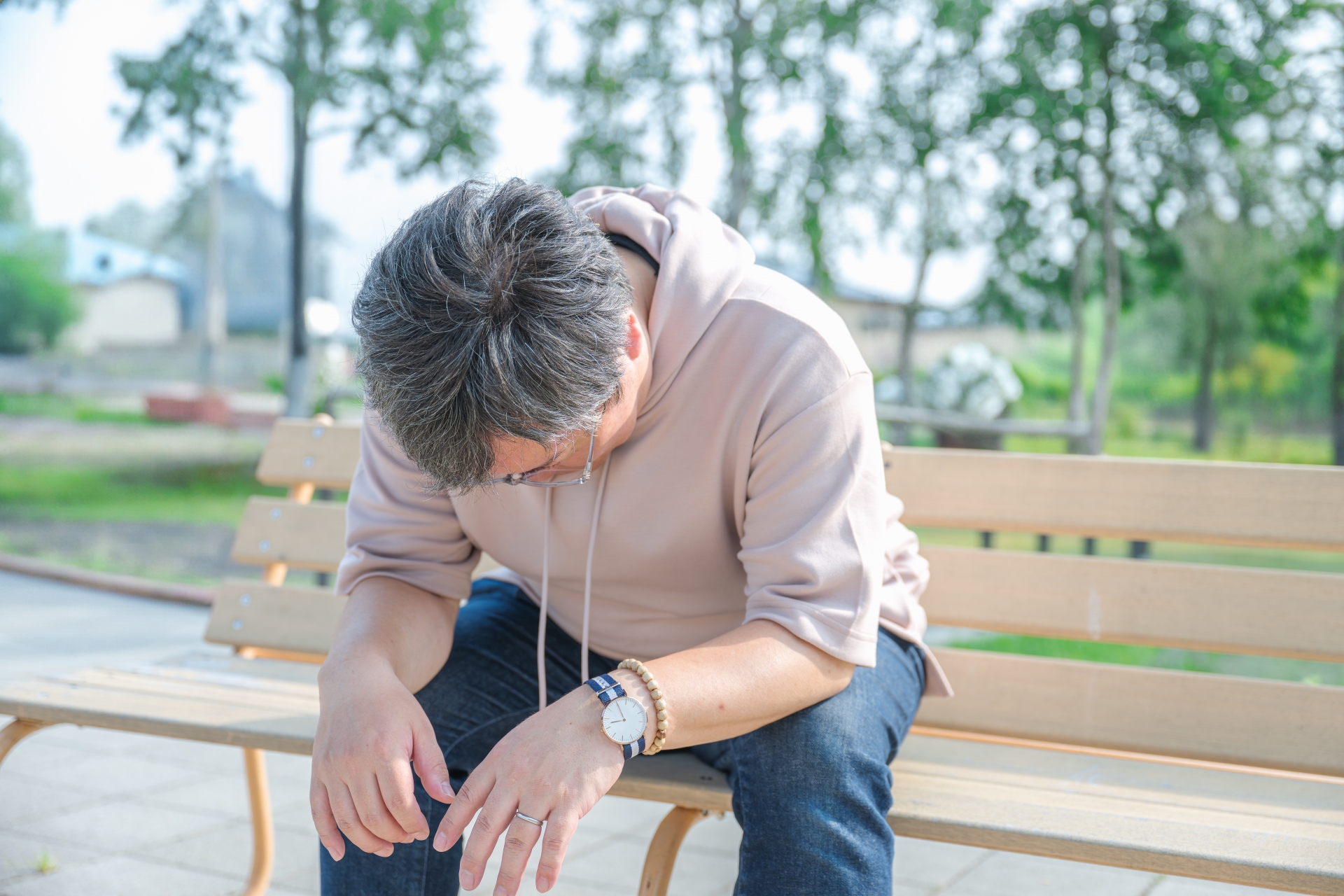 燃え尽き症候群(バーンアウト)の正体——副腎疲労・コルチゾール枯渇とマグネシウム・アシュワガンダ・B群の生化学