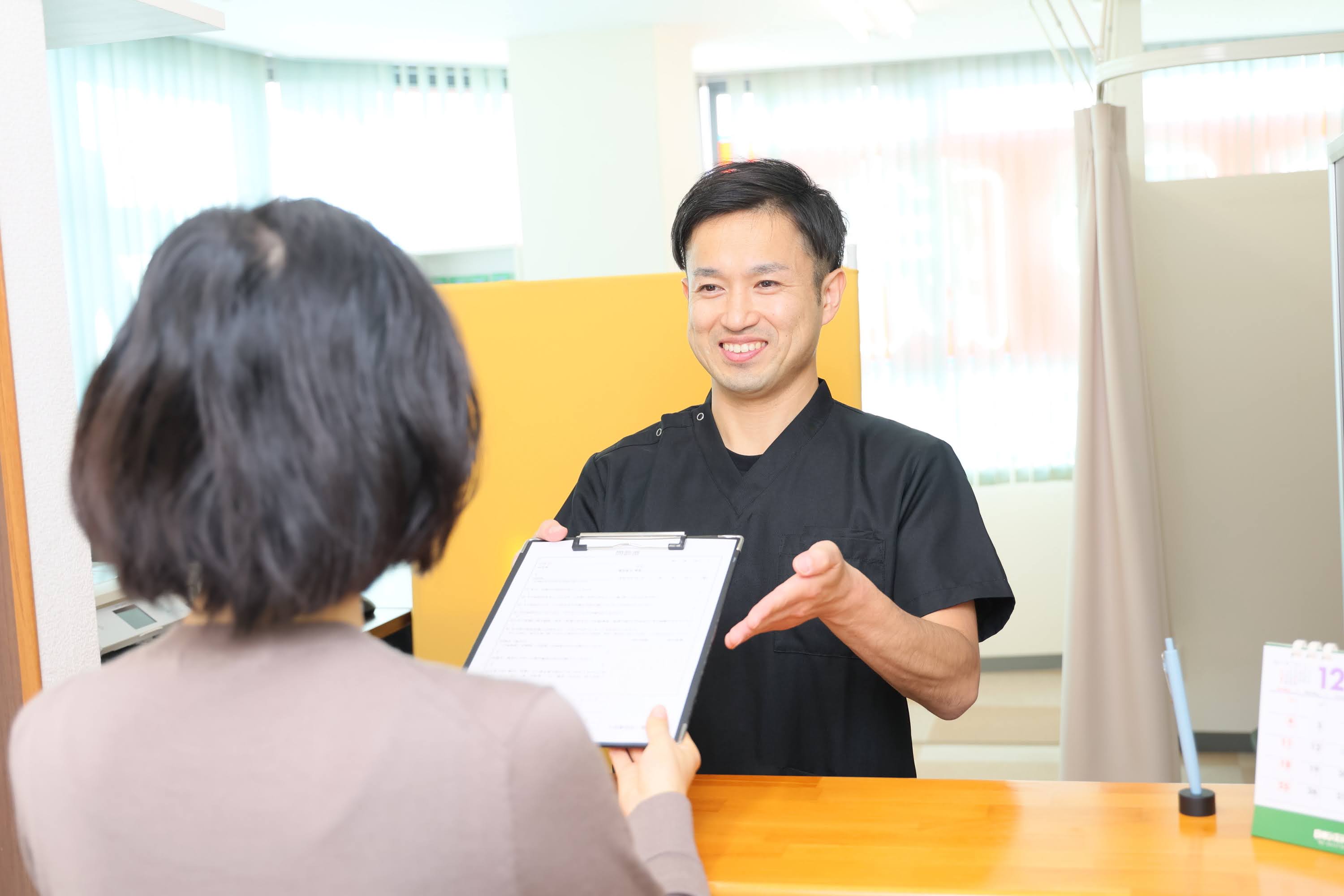 【枚方市】交通事故で病院(整形外科)と整骨院を「併用」すべき決定的な理由