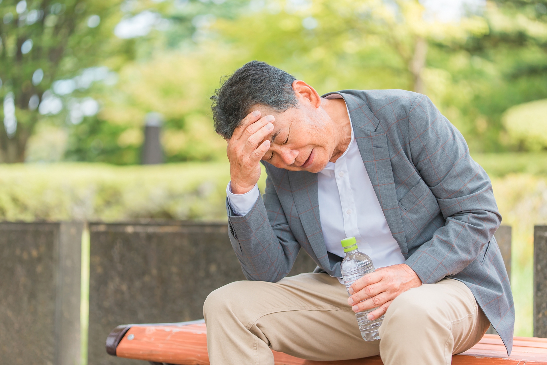 男性更年期障害(LOH症候群)の分子メカニズム——テストステロン低下と亜鉛・マグネシウム・ビタミンDの関係