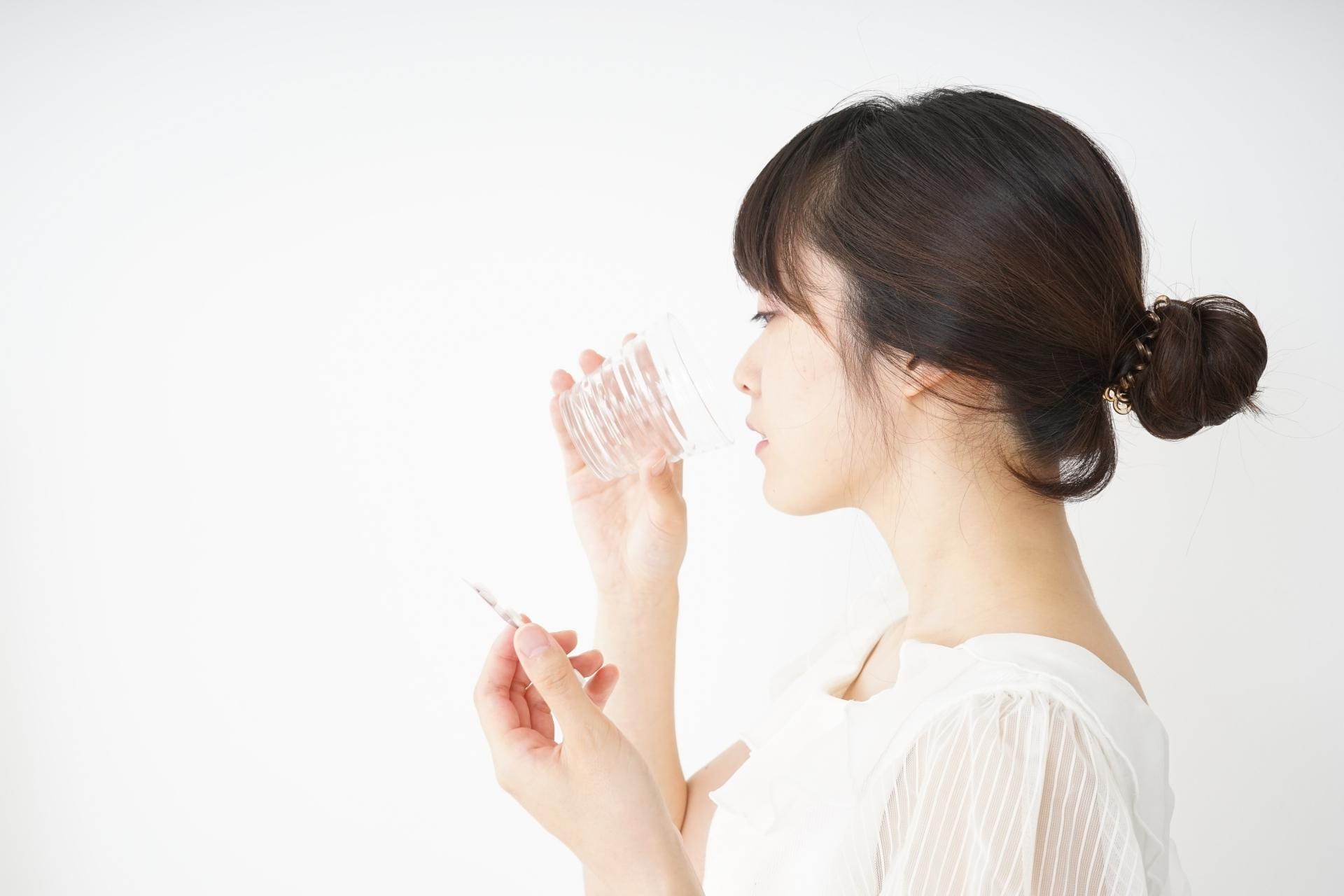 サプリの「飲み合わせ」完全ガイド——一緒に飲むと損する組み合わせ・得する組み合わせと飲むタイミング