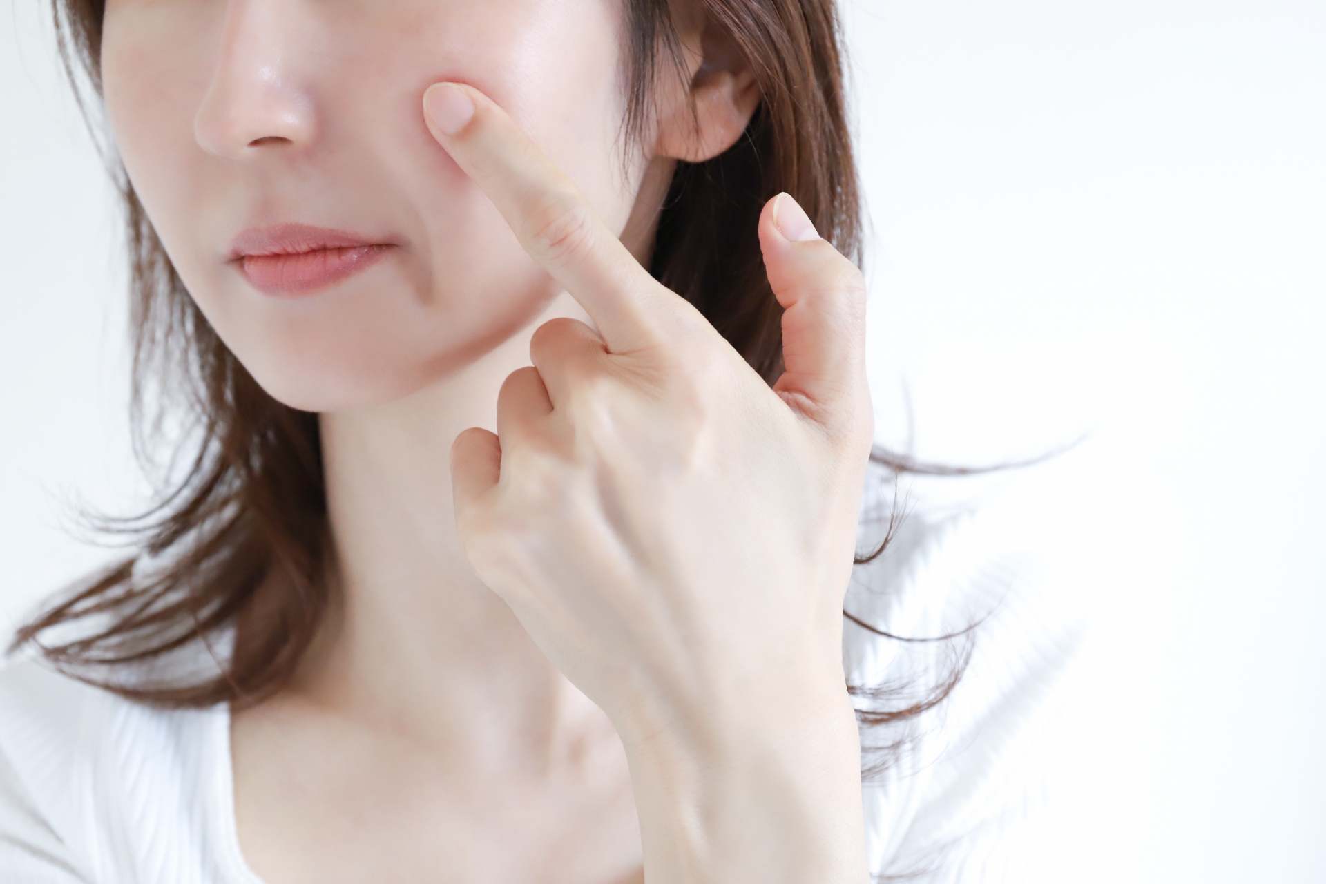 肌荒れ・ニキビが治らない本当の理由。皮膚科に通っても変わらない人に知ってほしい亜鉛・ビタミンAの生化学