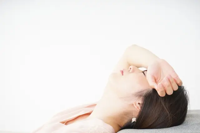 亜鉛不足が引き起こす症状|味覚障害・免疫低下・肌荒れの生化学的正体